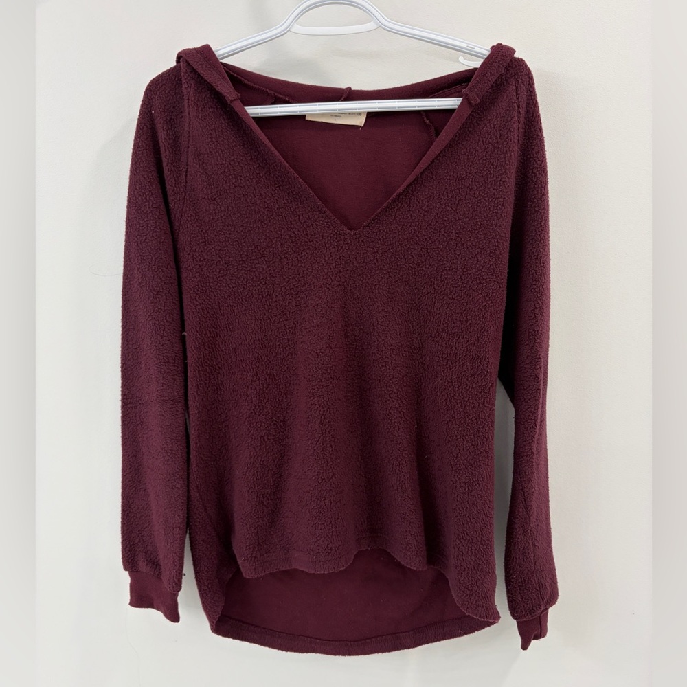 Project Social Tee ❤️ Urban Outfitters - Fuzzy V-Neck Hoodie Sweater Maroon
